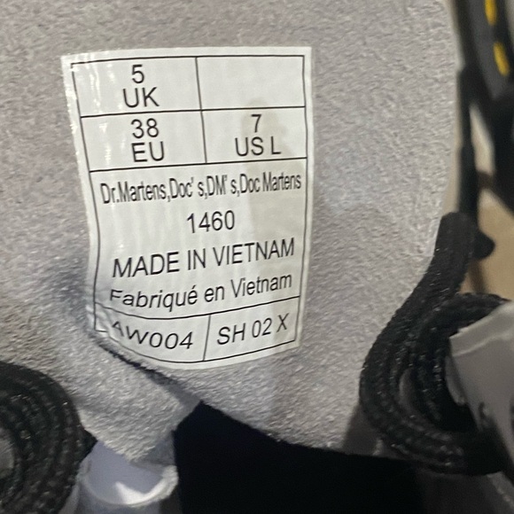 BRAND NEW white and black Dr. Martens - Picture 2 of 6